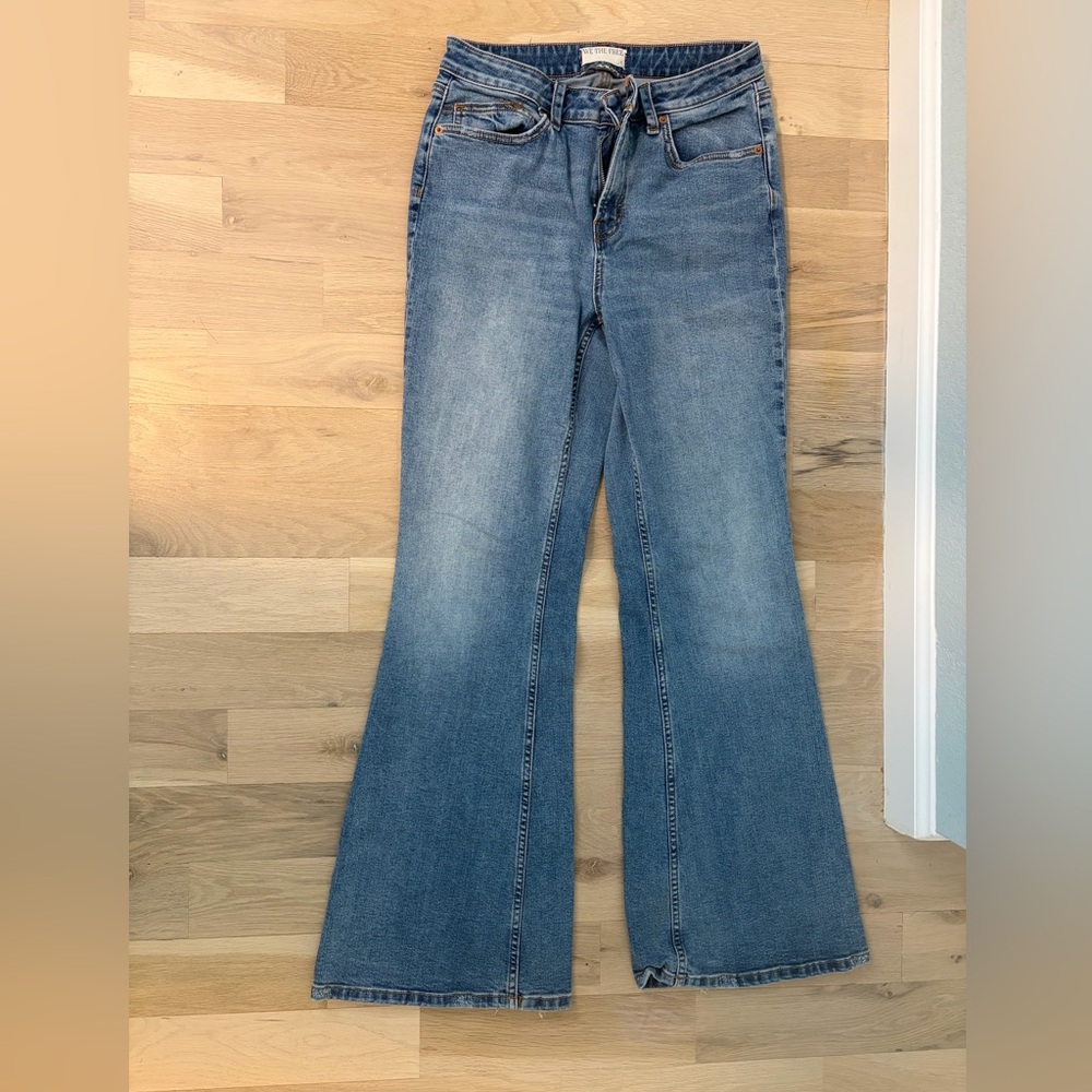 Free People We The Free CRVY Flare Jeans Size 29 Medium Wash Denim - Picture 3 of 6